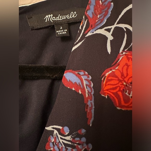 Madewell dress, Silk,, fully lined, size 2, fits like a 4. - Picture 3 of 4